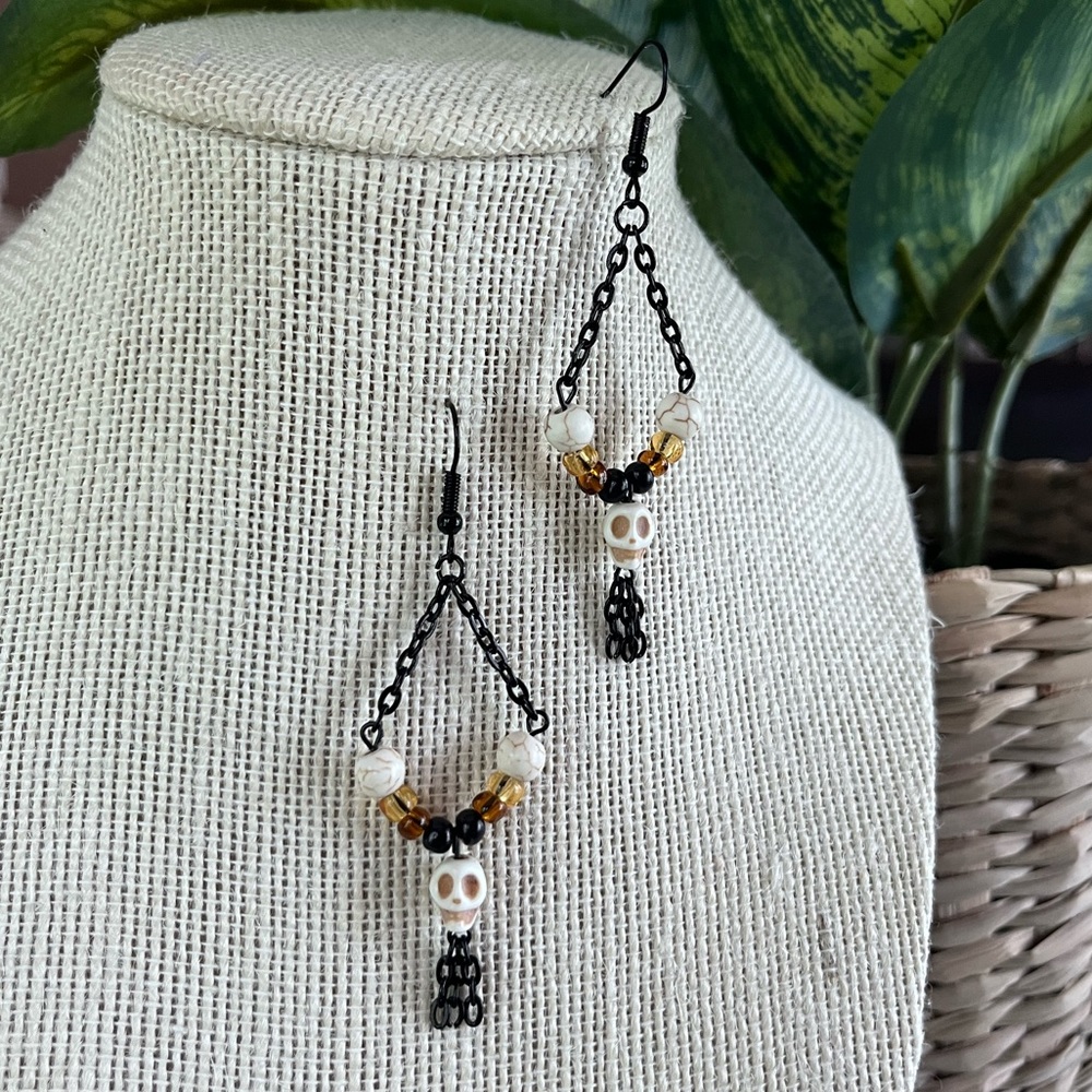 🖤💀Handmade Skull Earrings 💀🖤 - Picture 6 of 9